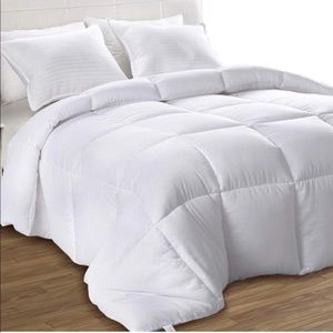 White Down Alternative Quilted Comforter-King